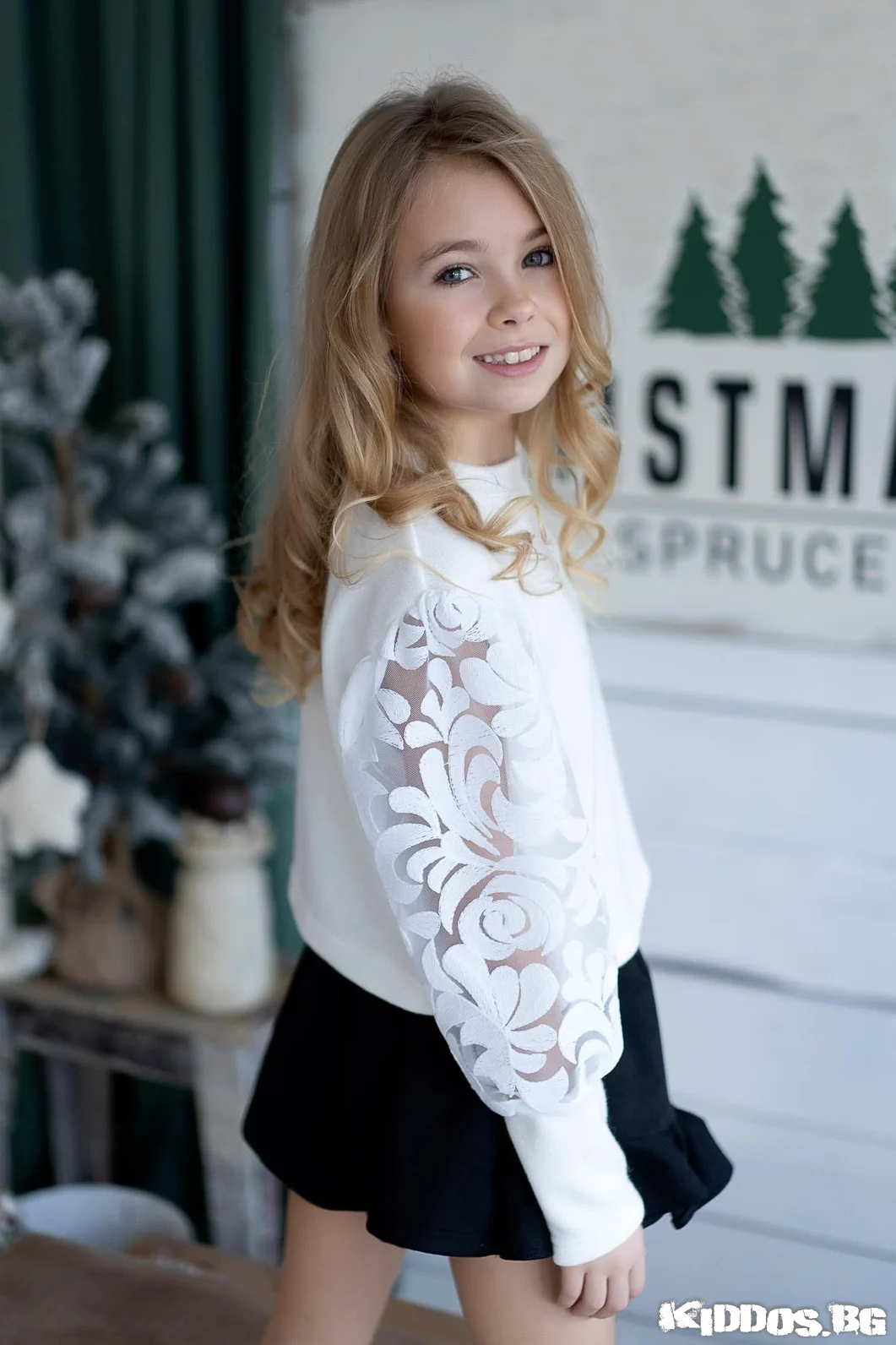 Детски пуловер LACE цвят екрю