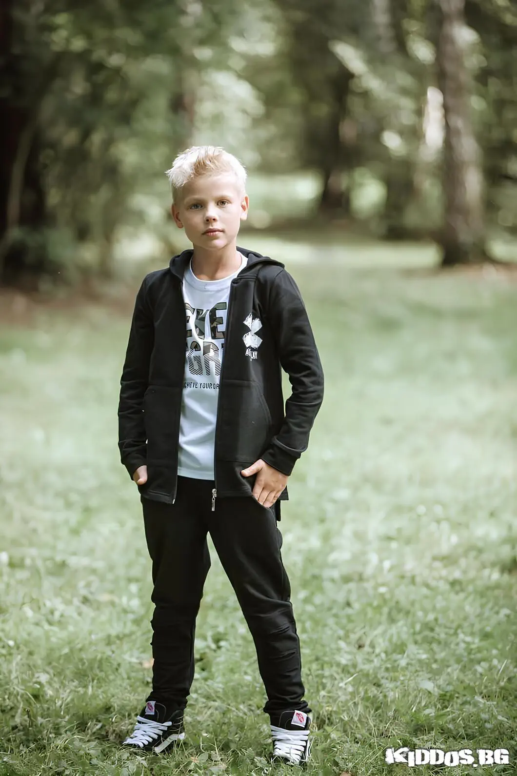 Детско яке с качулка NEVER REGRET черно 4