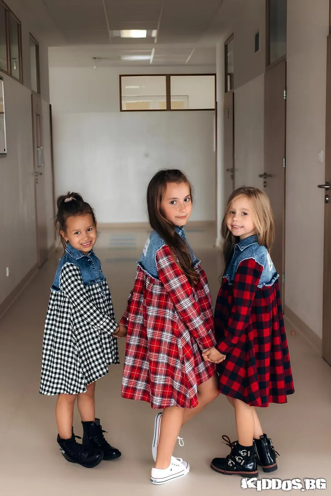 Детска рокля SQUARES червено и черно каре 6