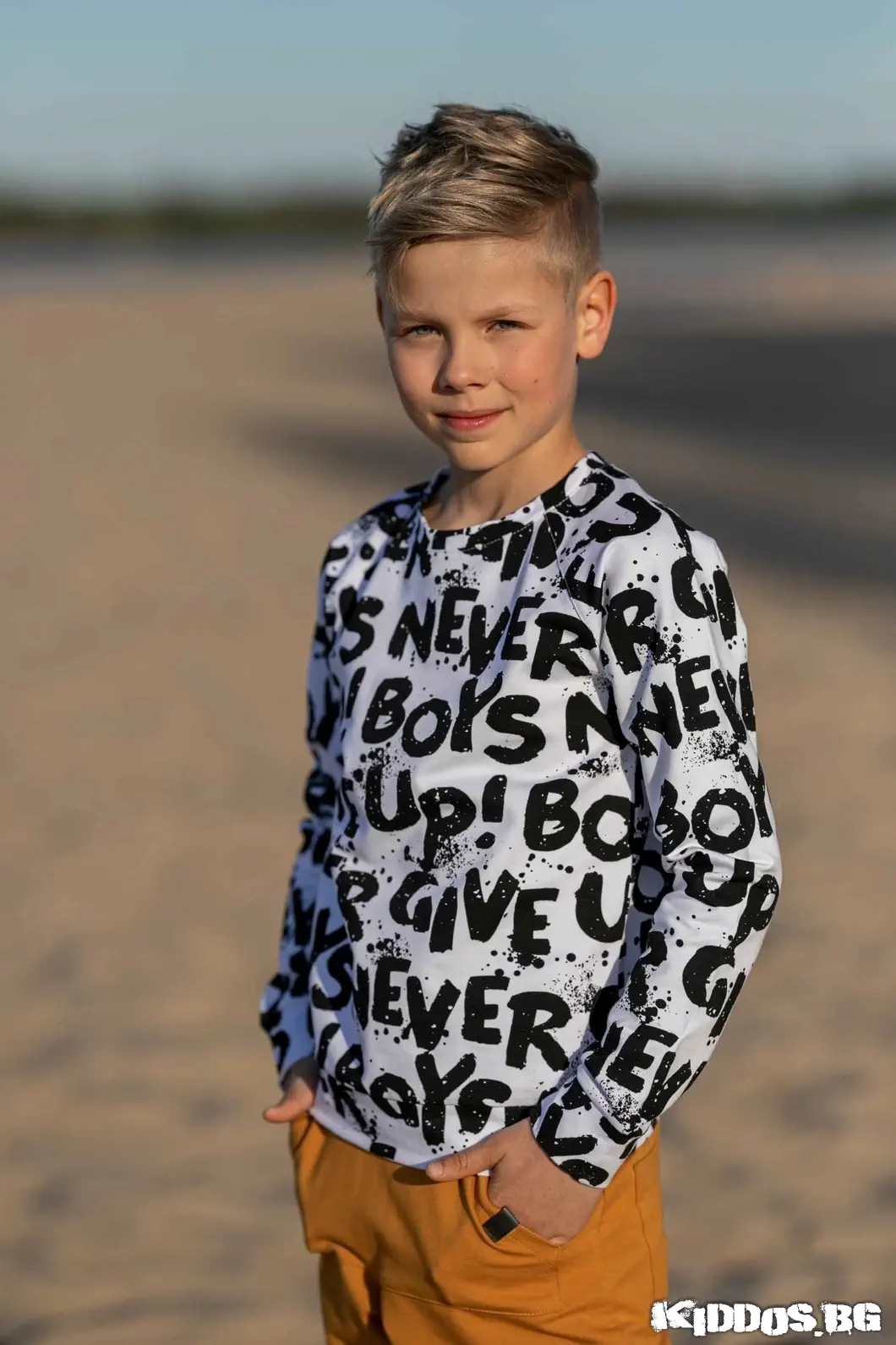 Детска блуза NEVER GIVE UP бяла